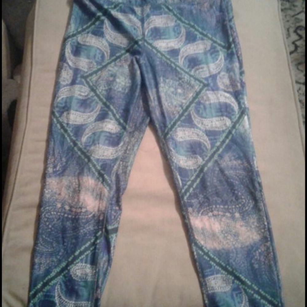 I am selling Mossimo Supply Co. kids leggings
